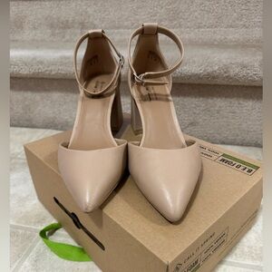Call it Spring Daliaa Heels Size 9